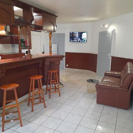 Appartement Au Bord Du Canal Монбар Экстерьер фото
